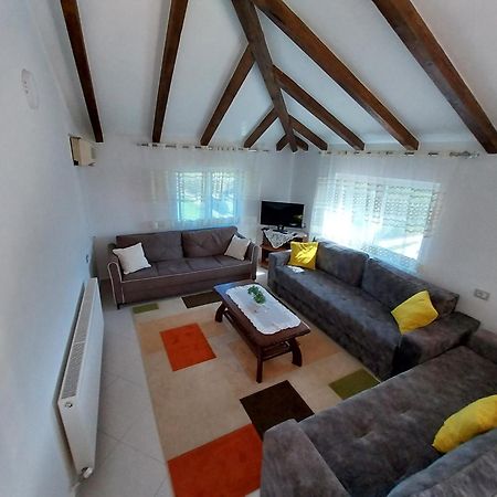 Guest House Ilir Берат Экстерьер фото