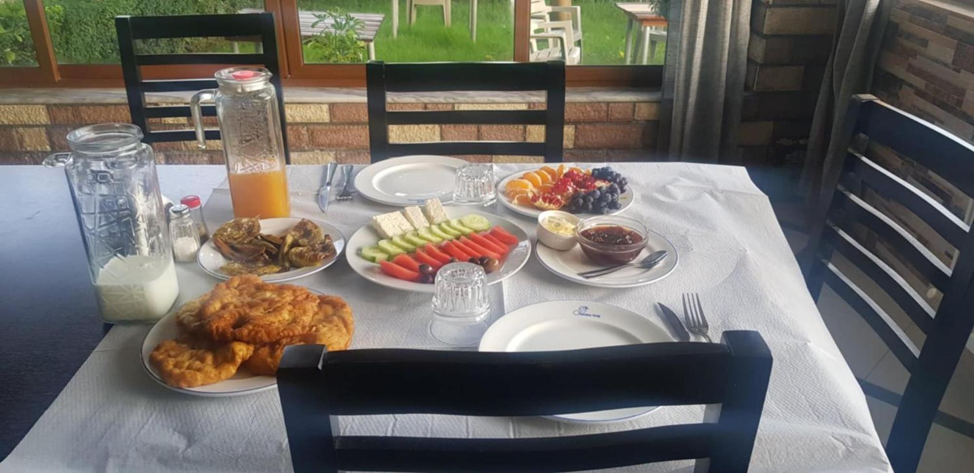 Guest House Ilir Берат Экстерьер фото